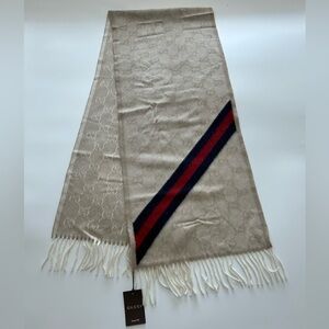 New With Tags Gucci Nikky Wool Alpaca Monogram Web Beige Scarf Shawl Fringe
